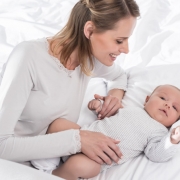 ¿Qué Cirugías Plásticas se realizan las mujeres Post Parto? Mommy Makeover clínica la parva